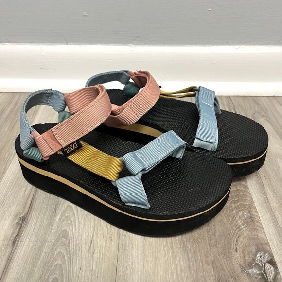 Teva Sandals Women’s 7 Colorful Strappy Flatform Platform Universal - Picture 1 of 7
